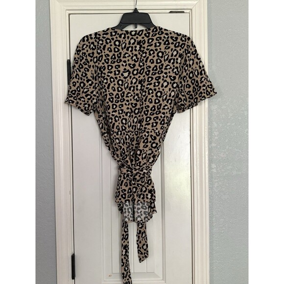 Ava & Viv Leopard Animal Print Wrap Top Blouse Size X V-Neck Short Sleeve Light - Picture 4 of 6
